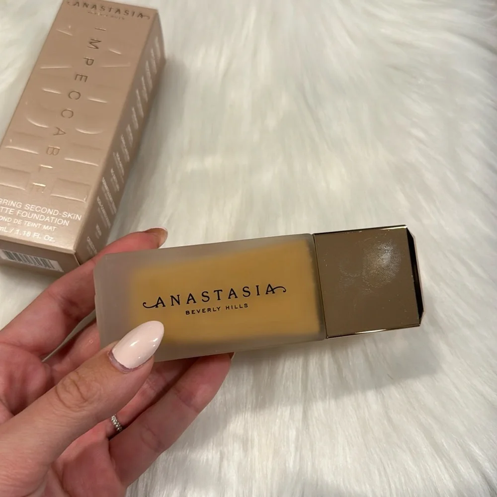 Anastasia Beverly Hills Impeccable Blurring Second-Skin Matte Foundation 3WO